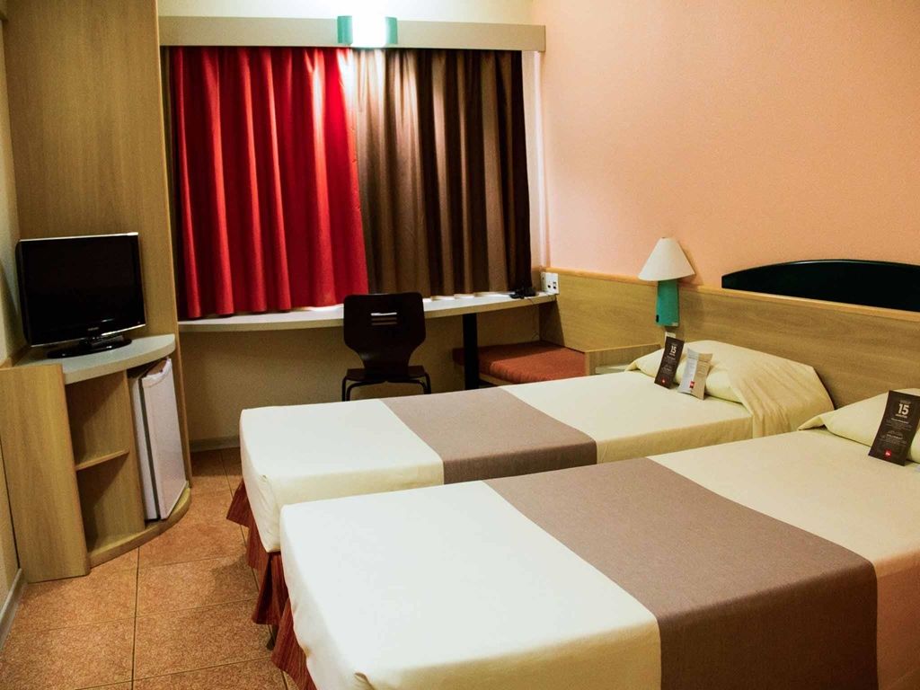 Ibis Navegantes Itajai Hotel Værelse billede