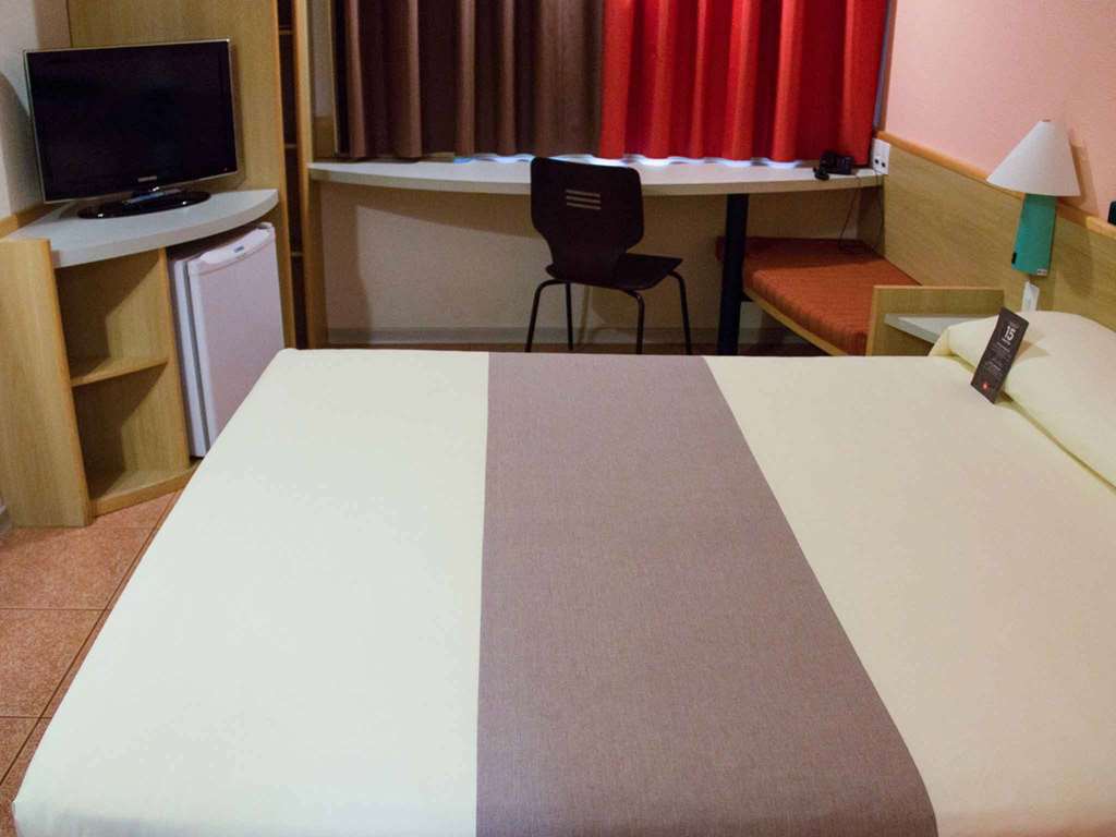 Ibis Navegantes Itajai Hotel Værelse billede